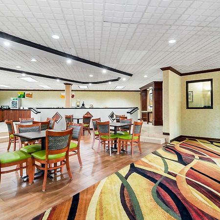 Quality Inn & Suites Florence Civic Center Extérieur photo