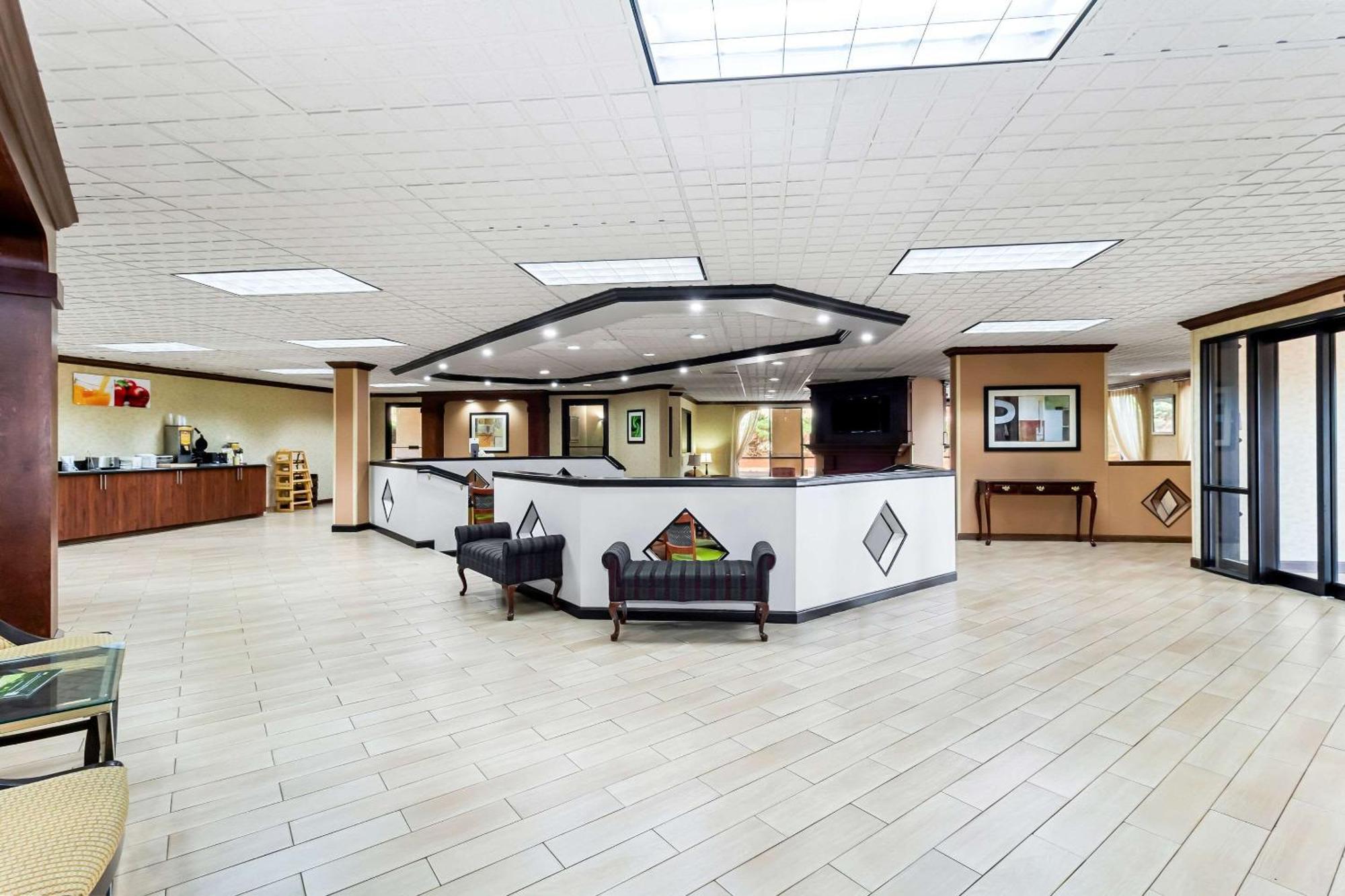 Quality Inn & Suites Florence Civic Center Extérieur photo