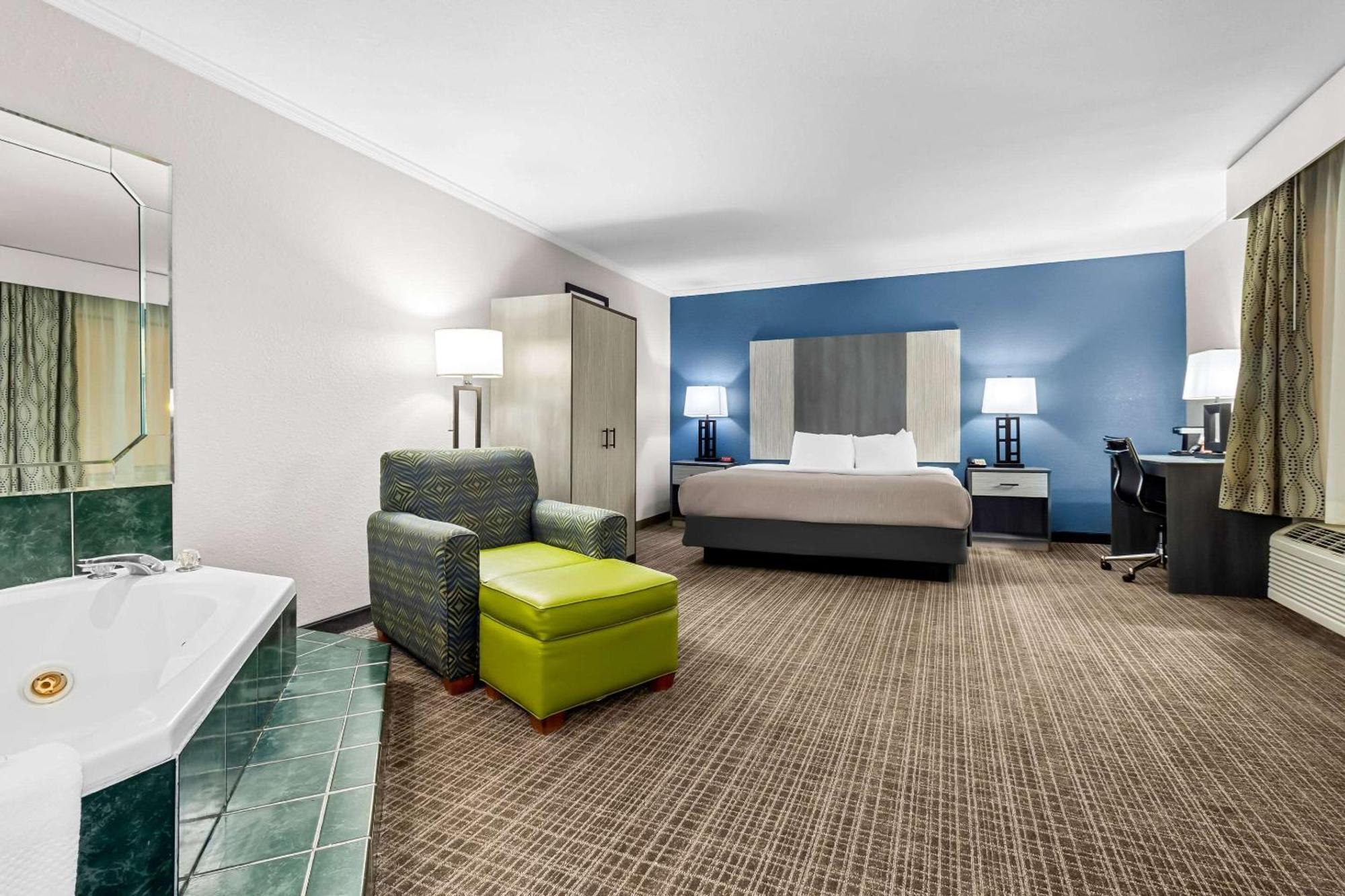 Quality Inn & Suites Florence Civic Center Extérieur photo