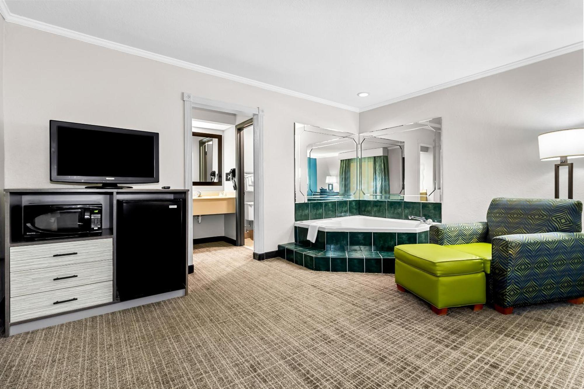 Quality Inn & Suites Florence Civic Center Extérieur photo